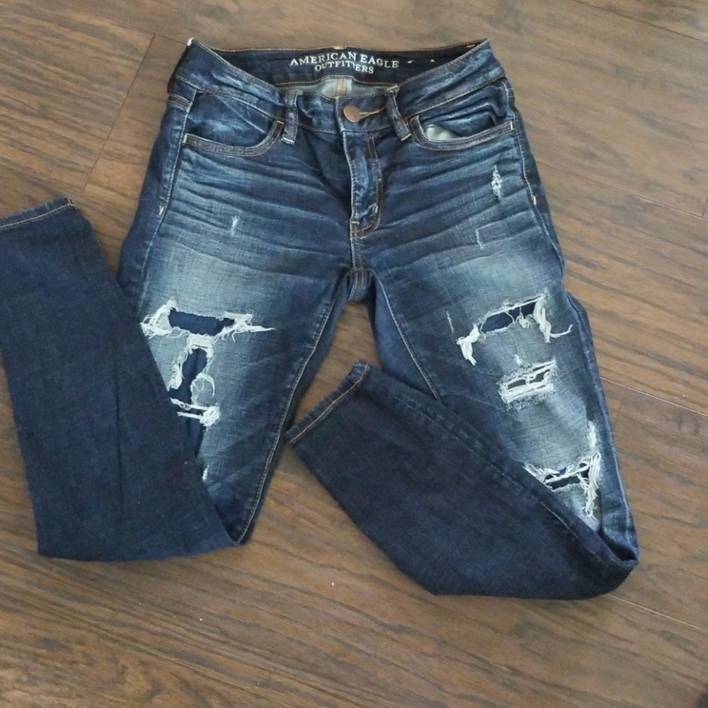 American eagle Distressed jeans